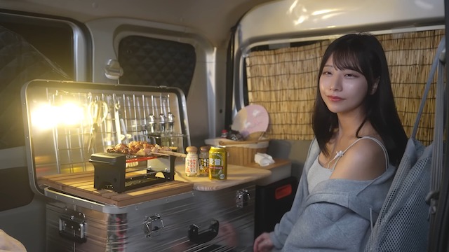 元AKB48の自称“24歳JK”、ラフな姿で車中泊の画像