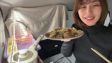 車中泊女子YouTuber、餃子とビールで晩酌→爆睡の画像