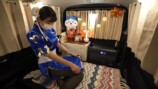 20代女性YouTuber、車中泊&ゲーム堪能　の画像