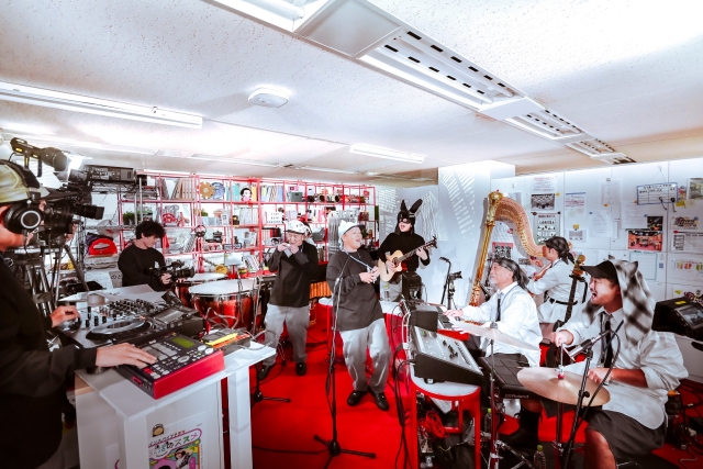 『tiny desk concerts JAPAN　小沢健二』より