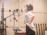 香取慎吾「TATTOO（feat. 中森明菜）」レコーディング風景写真　中森明菜