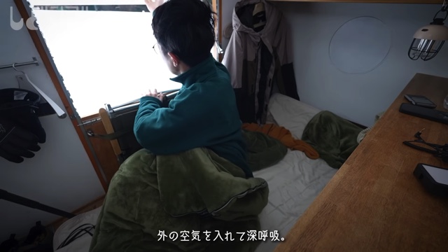 軽トラに小屋をDIYしたYouTuberの理想的な生活の画像