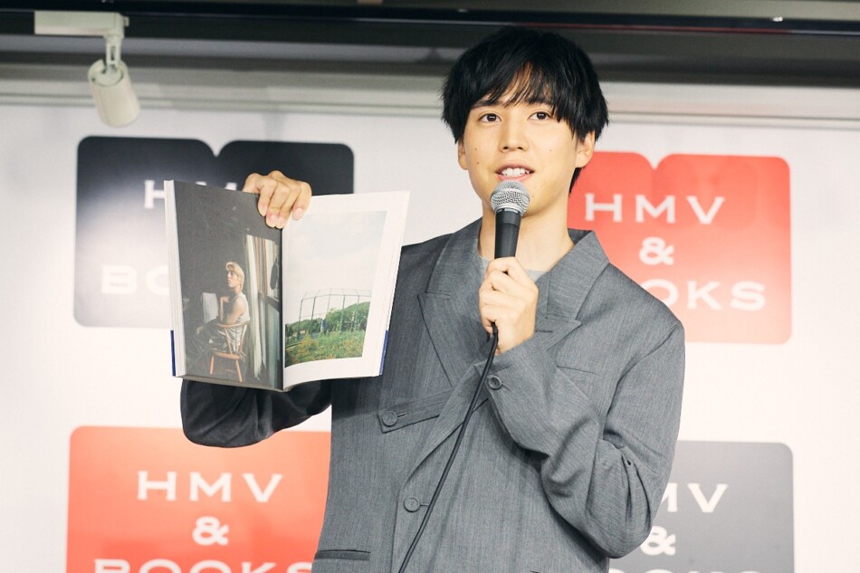 坂東龍汰、1st写真集記者会見レポート
