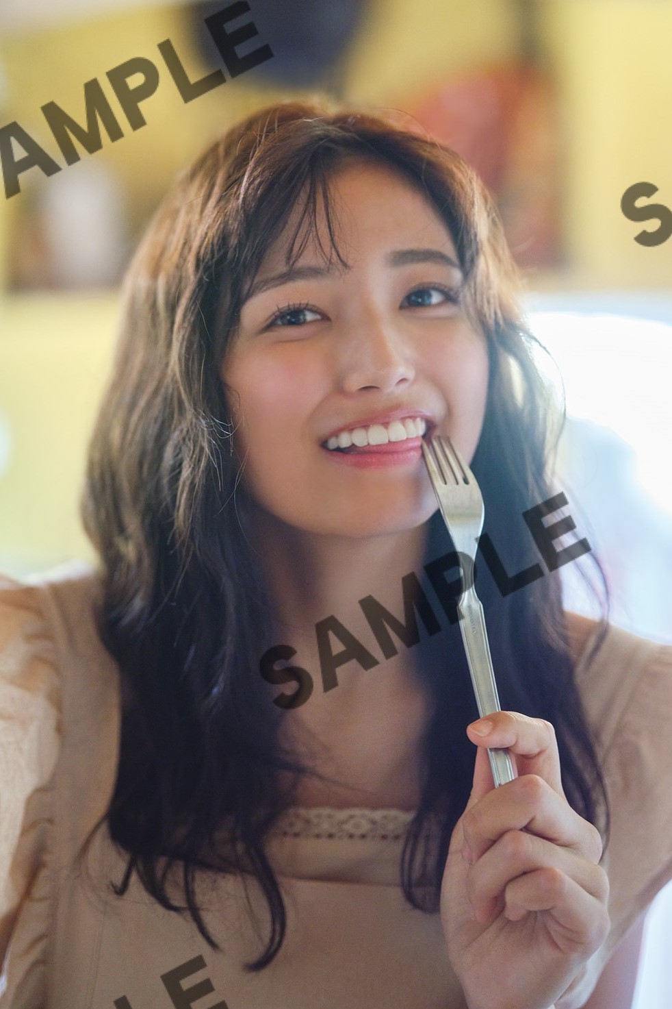 五百城茉央写真集『魔女の宅急便』イメージの画像