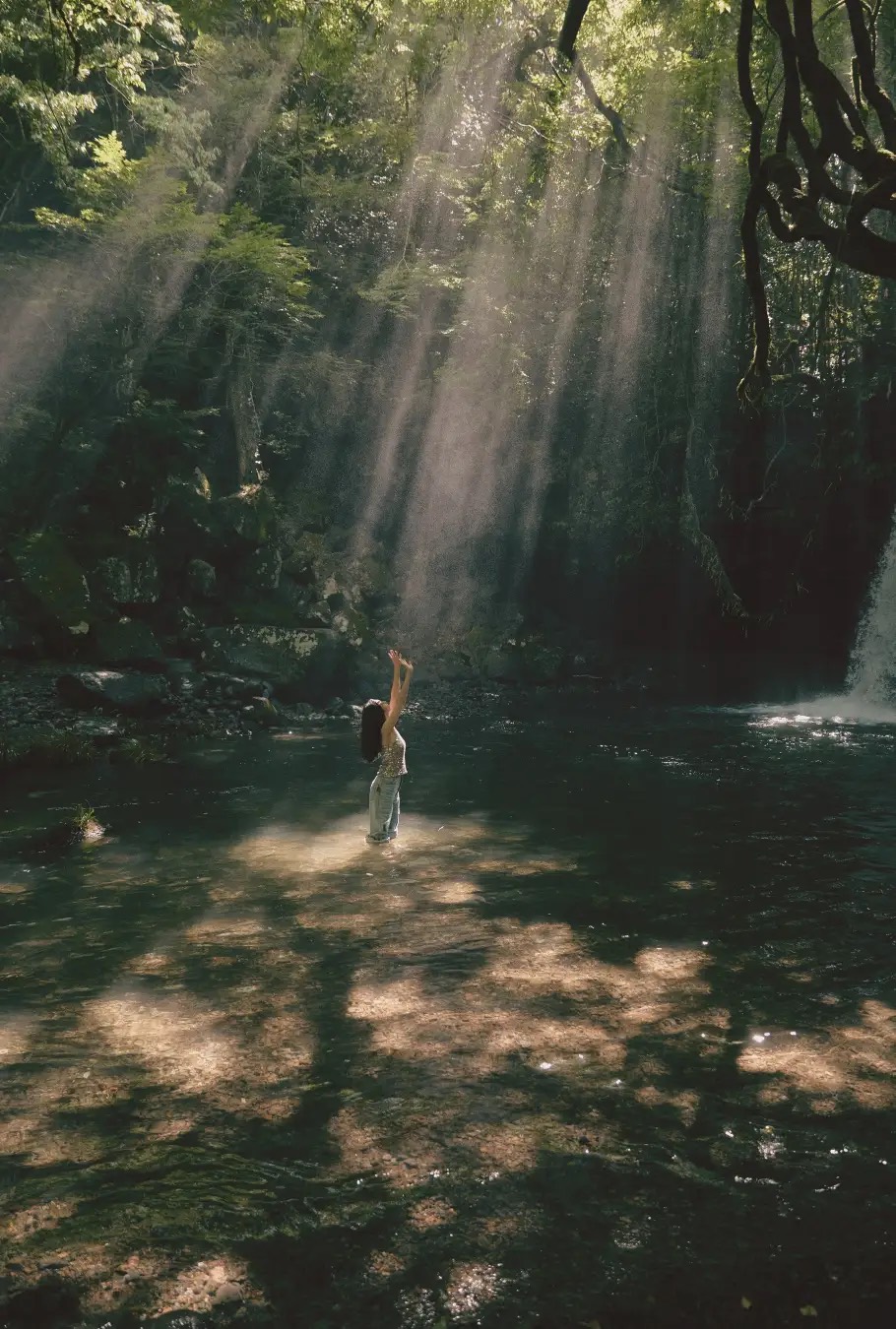 中条あやみ、フォトエッセイ発売の画像