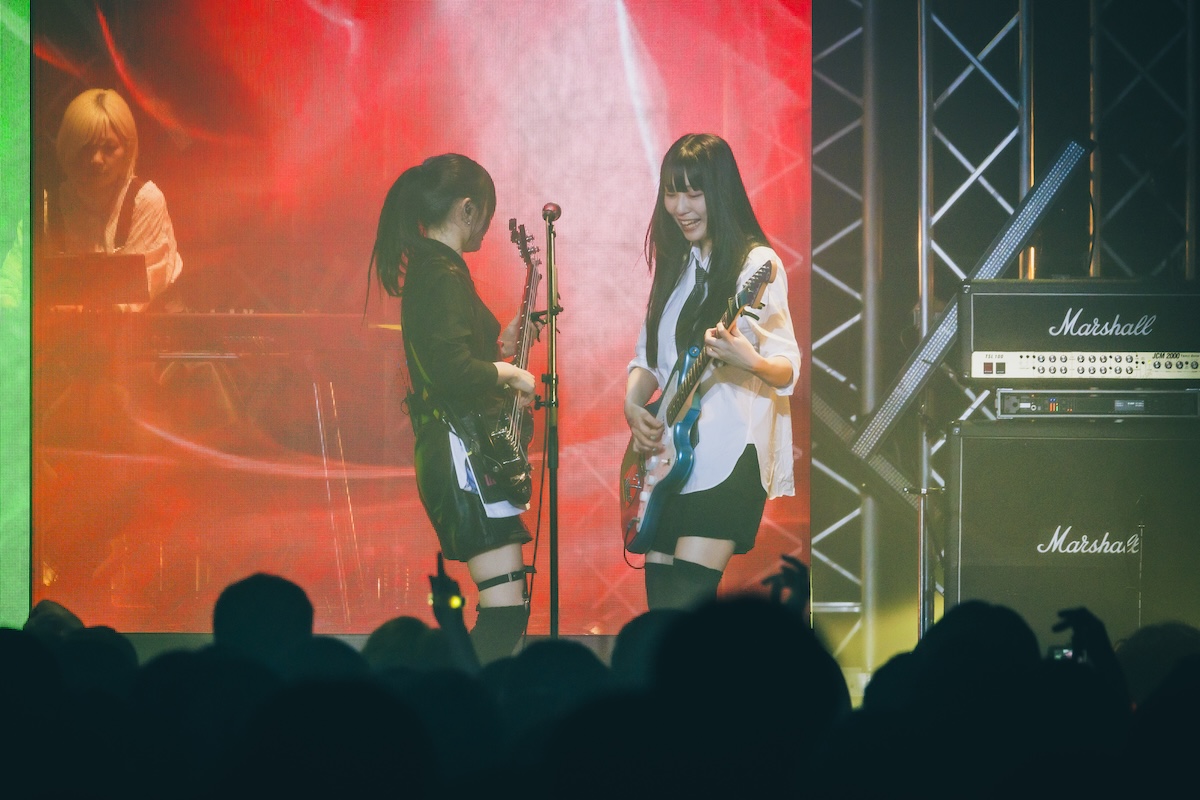 トゲナシトゲアリ『協奏の響』（撮影＝冨田味我）