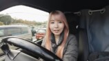 人気女性YouTuber、ハイエース車中泊堪能の画像