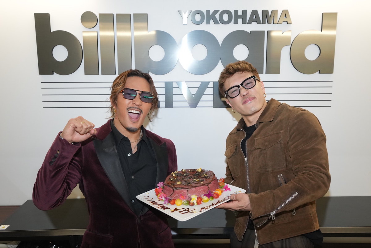 KAZ（数原龍友）が歌い上げるムーディーで特別なステージ　中務裕太も駆けつけた誕生日公演レポの画像1-1