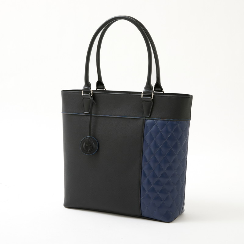 『P３R』コラボのアウターや長財布が登場の画像