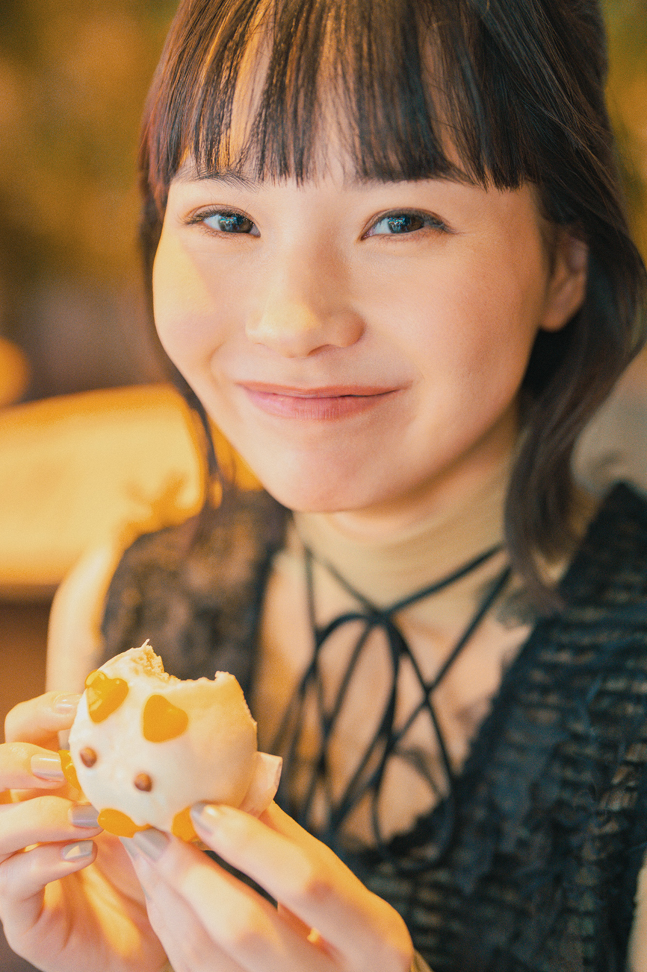 新谷ゆづみ 2025-26カレンダーが発売決定の画像