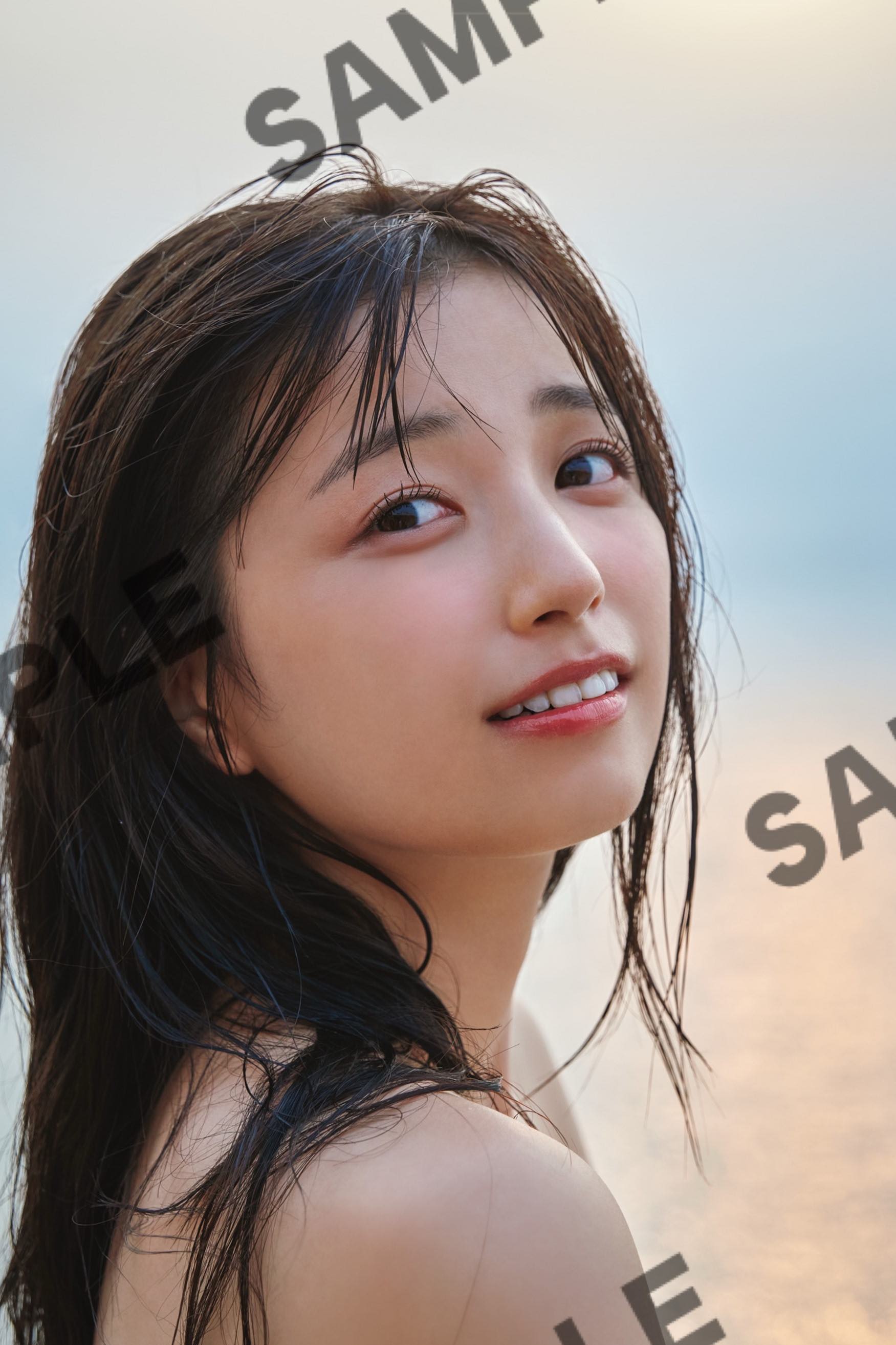 乃木坂46 五百城茉央、濡れ髪が印象的な一枚の画像