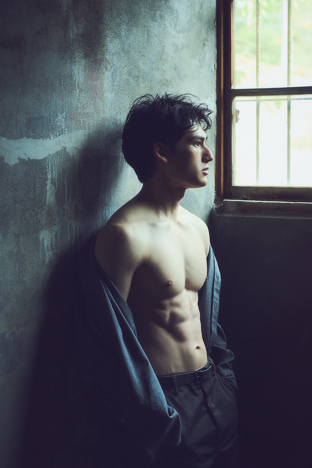 パース・ナクン1st写真集が3月28日発売の画像