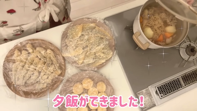 辻希美、親子で夕食作りの画像