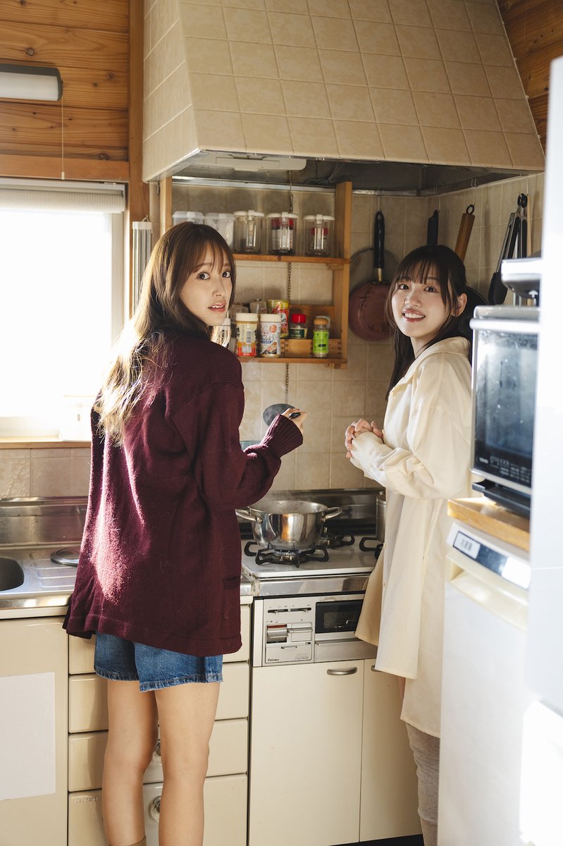 日向坂46 佐々木久美＆佐々木美玲が表紙「B.L.T.」の画像