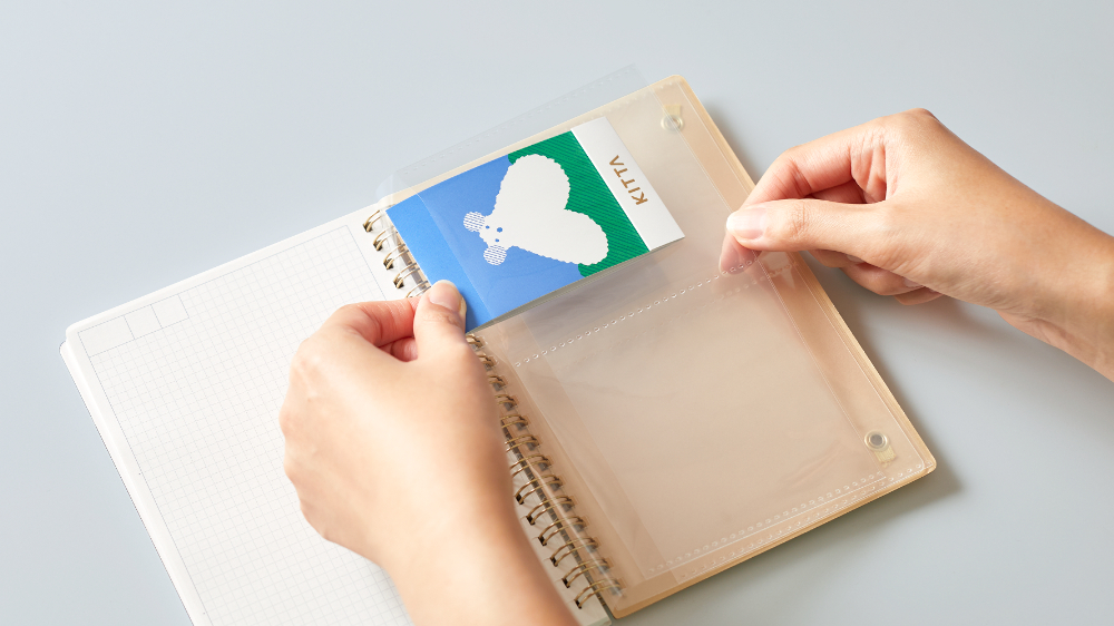 手帳のように使えるノート「HITOTOKI NOTE」