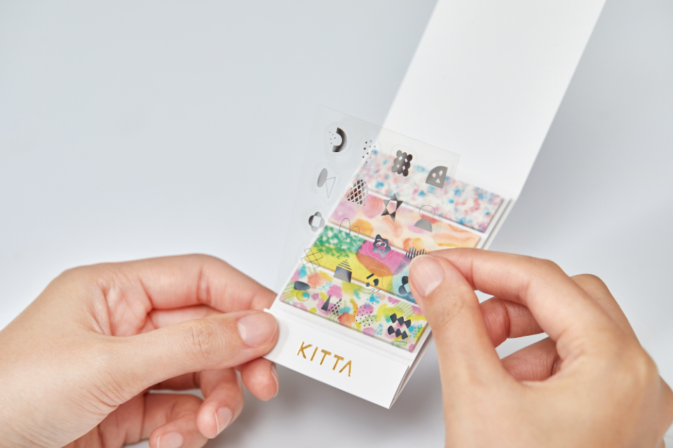 手帳のように使えるノート「HITOTOKI NOTE」の画像