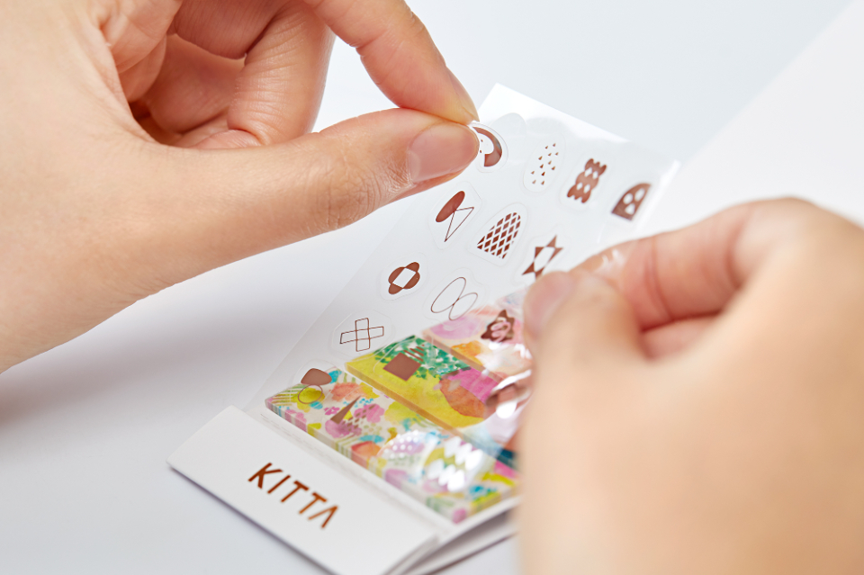 手帳のように使えるノート「HITOTOKI NOTE」の画像