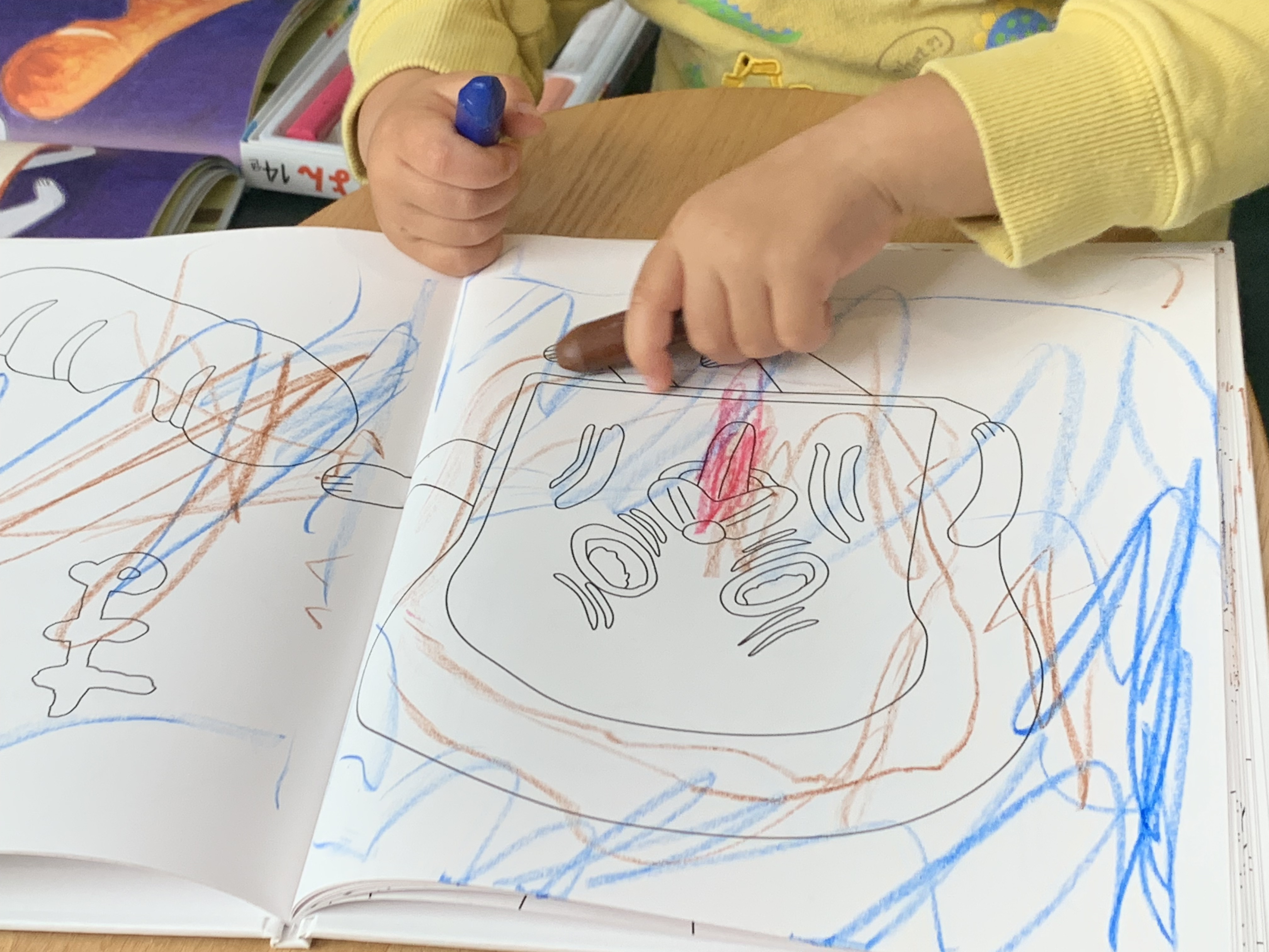 『パンどろぼう』のぬりえ絵本が登場の画像