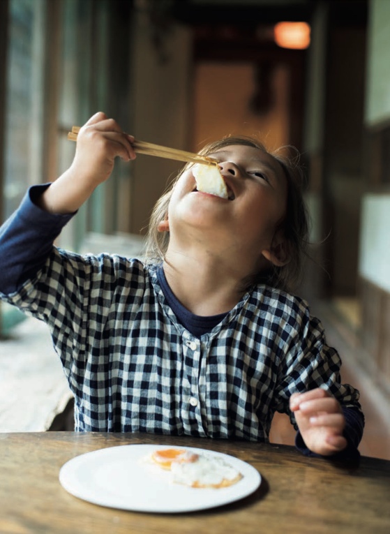 タマゴ好きのアンソロジーエッセイが発売