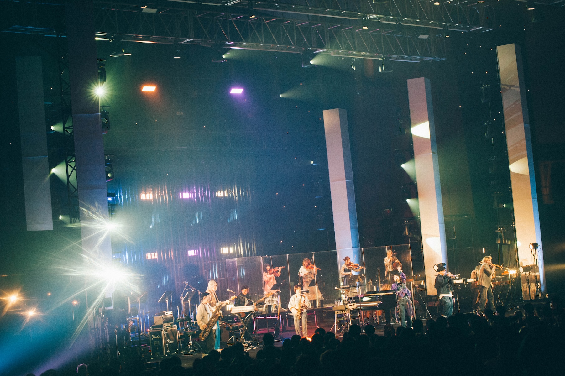 TOMOOライブ写真（撮影＝Kana Tarumi）