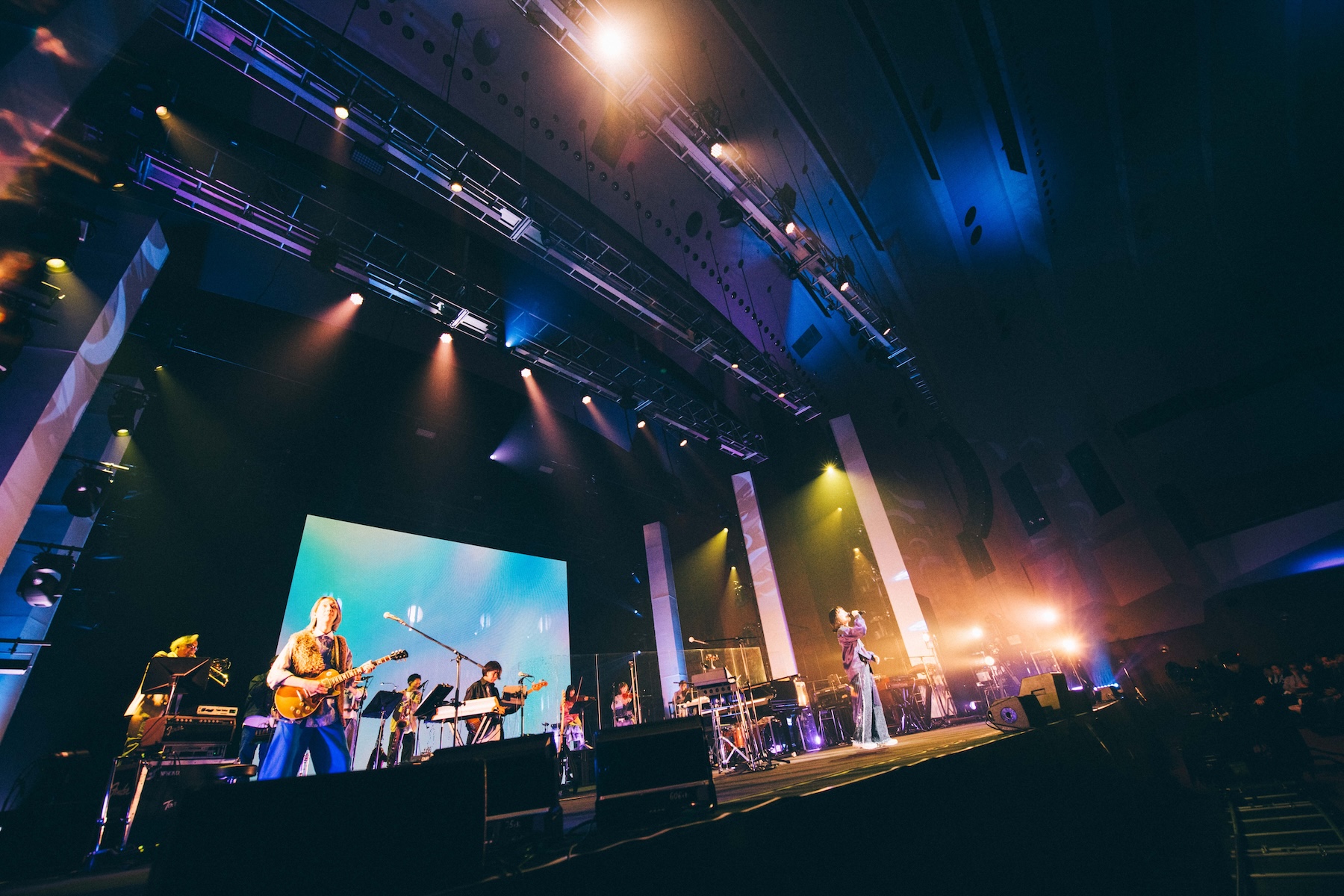 TOMOOライブ写真（撮影＝Kana Tarumi）