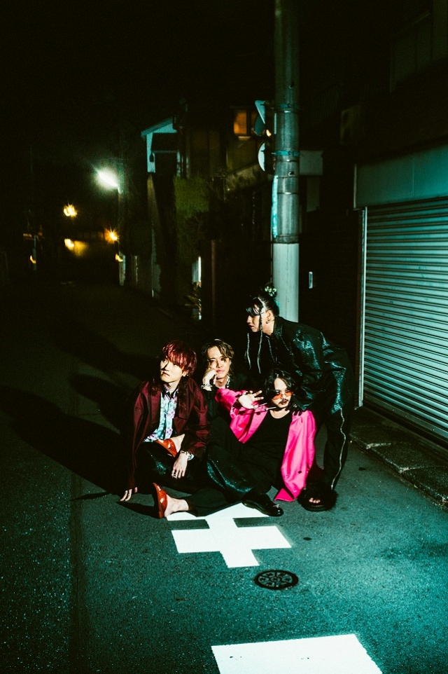 TOOBOE×Chevon　アーティスト写真