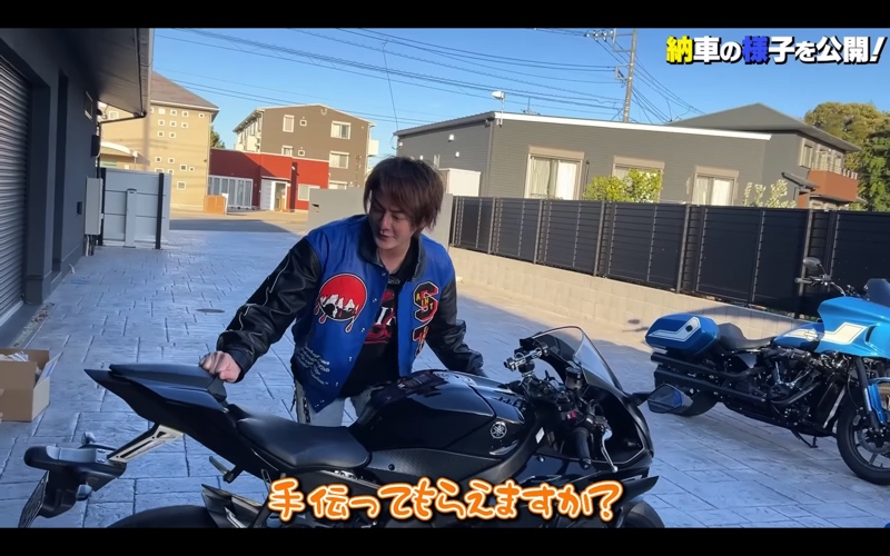 青汁王子、新築ガレージに高級車ズラリの画像