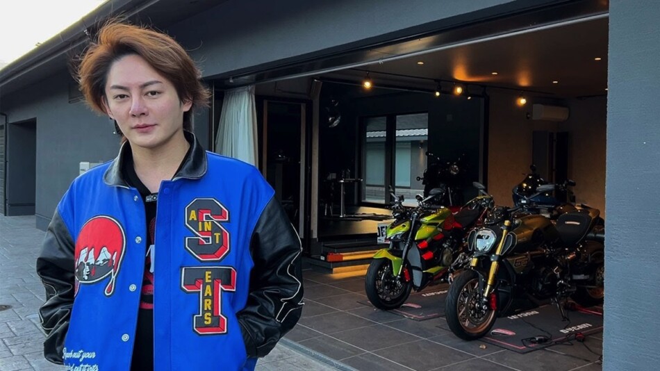 青汁王子、新築ガレージに高級車ズラリ