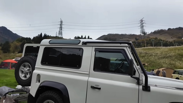 元E-girlsメンバー、高級外車を披露の画像