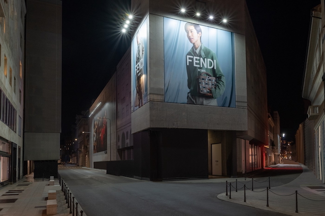 ミラノ・モンテナポレオーネ通り屋外広告