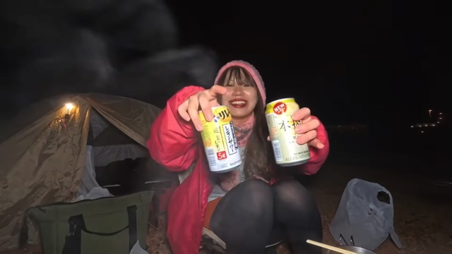 キャンプ女子、恍惚の表情に反響の画像