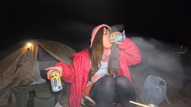 キャンプ女子、恍惚の表情に反響の画像