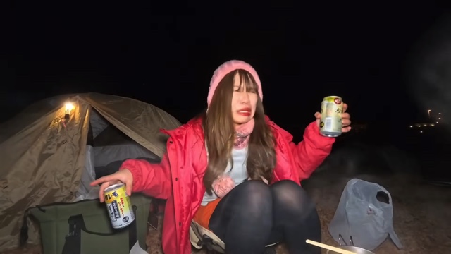 キャンプ女子、恍惚の表情に反響の画像