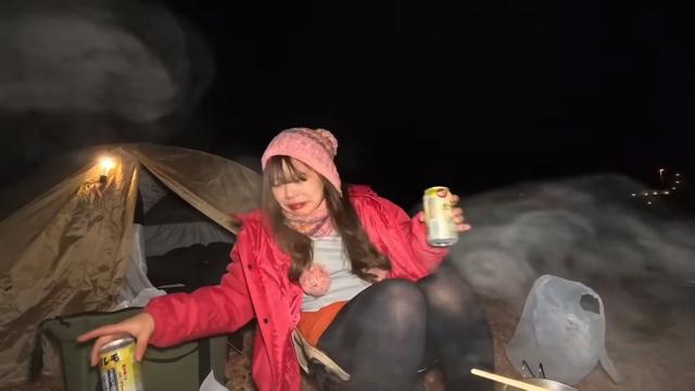 キャンプ女子、恍惚の表情に反響の画像