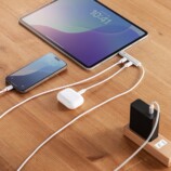 USBハブ一体型のType-C充電ケーブルの画像