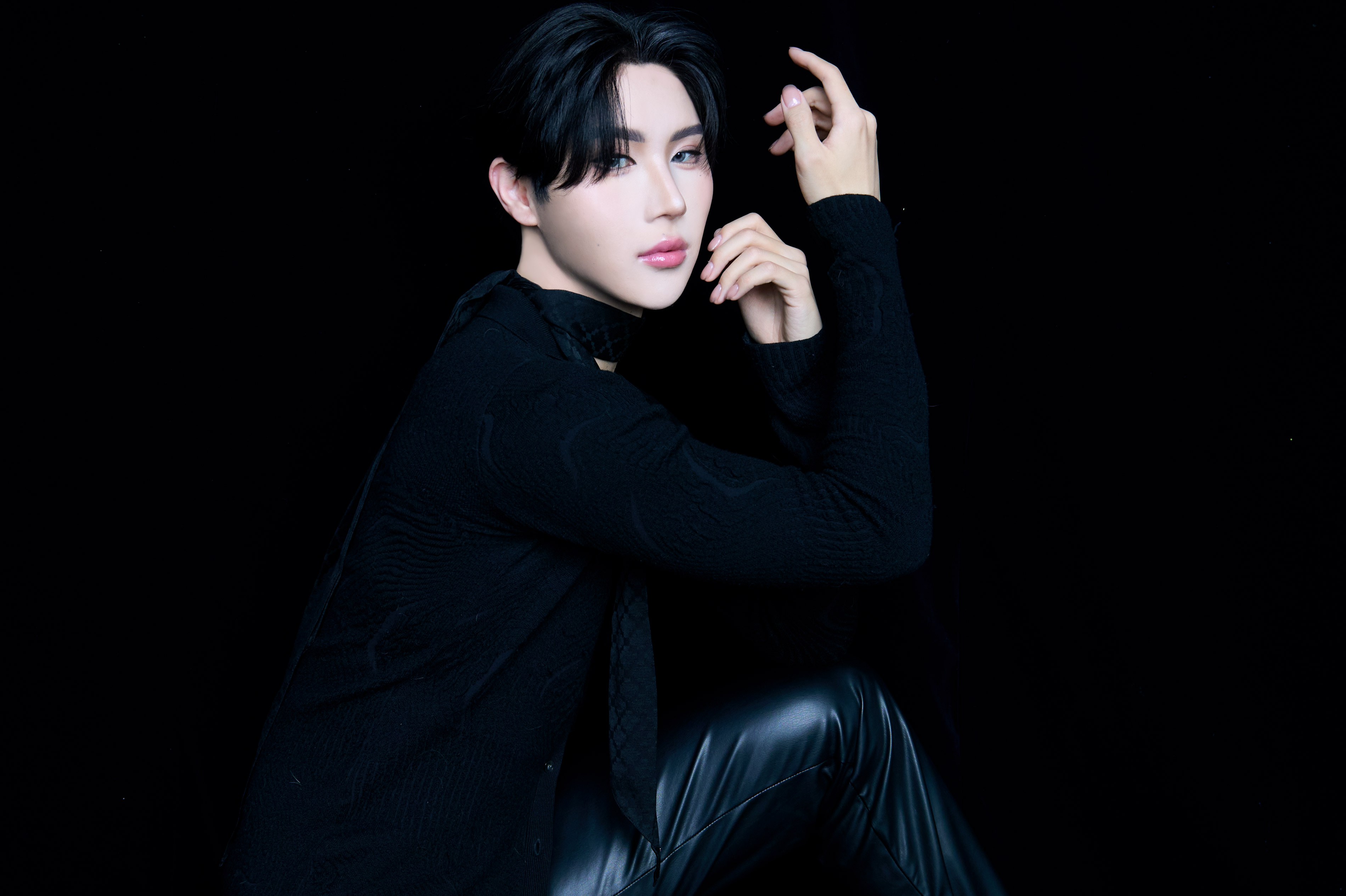 GYUTAE 初写真集『FULL MOON』刊行の画像