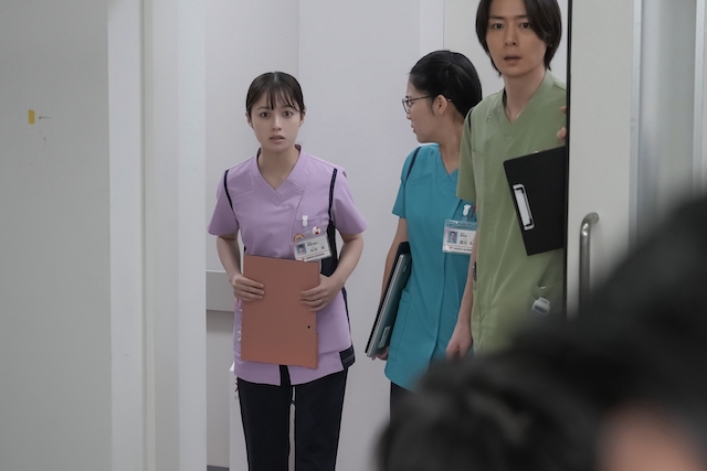 『おむすび』第90話、森下に意見する結の画像