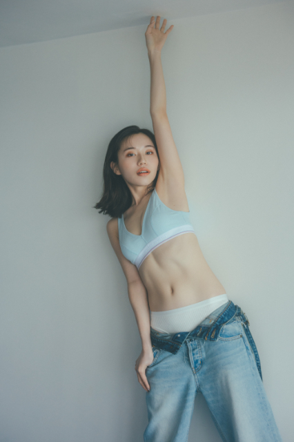 人気Youtuber「ばんばんざい」みゆ初のフォトブックの画像