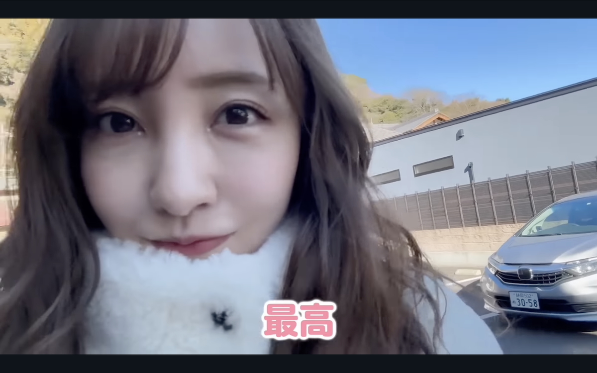 板野友美 公式YouTubeチャンネルより