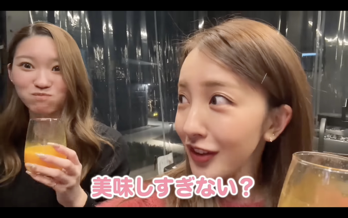 板野友美 公式YouTubeチャンネルより