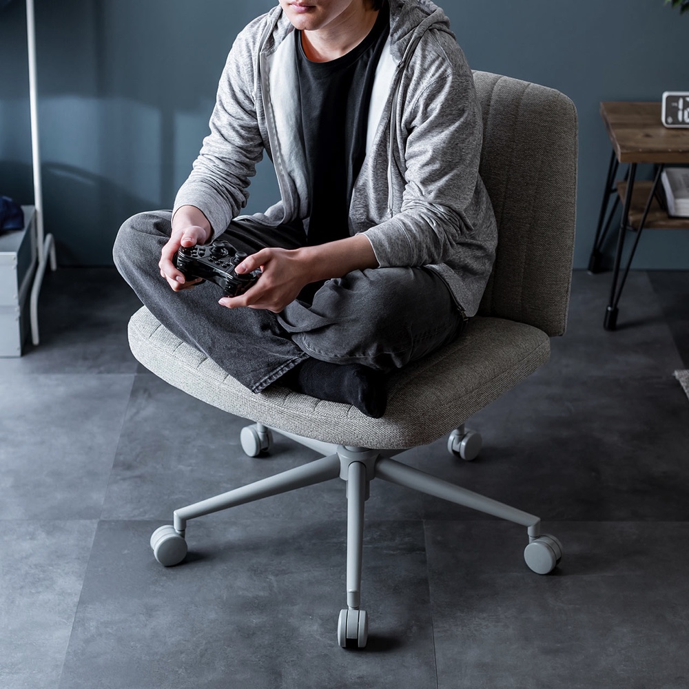 あぐら派には“間違いナシ”のデスクチェアの画像