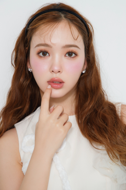 藤田ニコル“可愛くなる方法”が詰まった美容本の画像