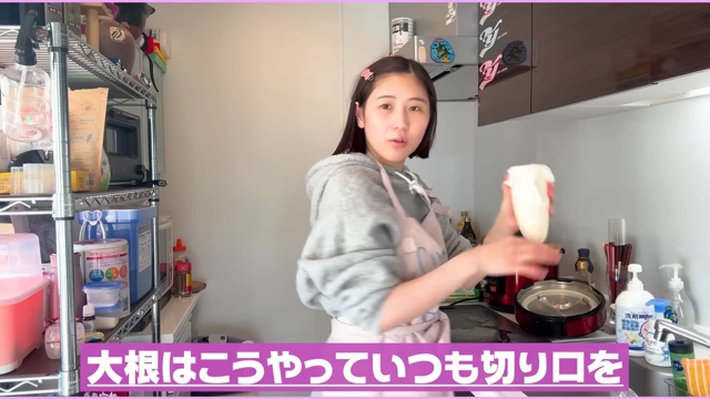 西野未姫、夕食作りを披露の画像