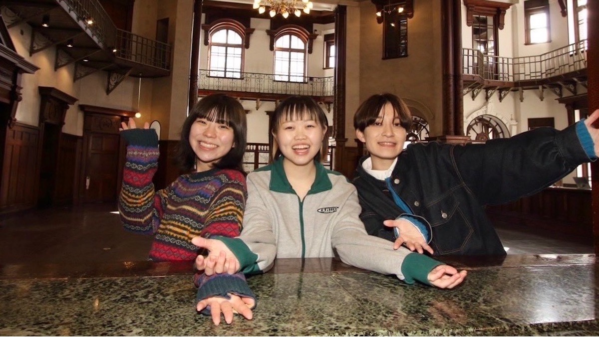 とにもかくにも