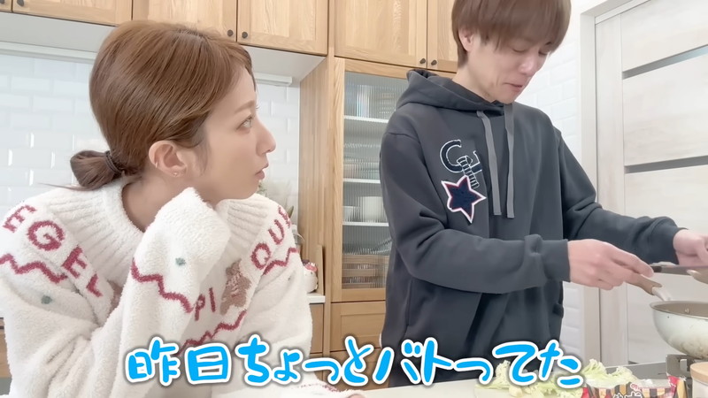 辻希美＆杉浦太陽、仲良くパスタ作りの画像