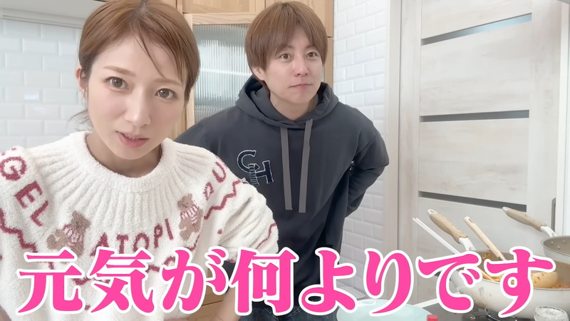 辻希美＆杉浦太陽、仲良くパスタ作りの画像