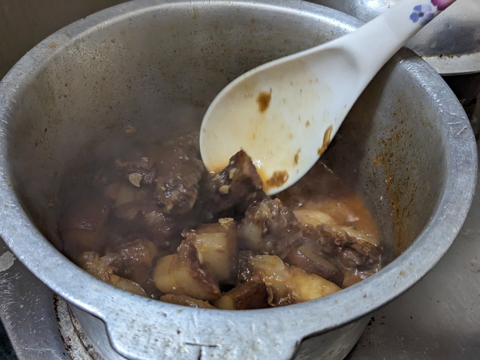 世界の台所探検家、岡根谷実里の最新刊の画像