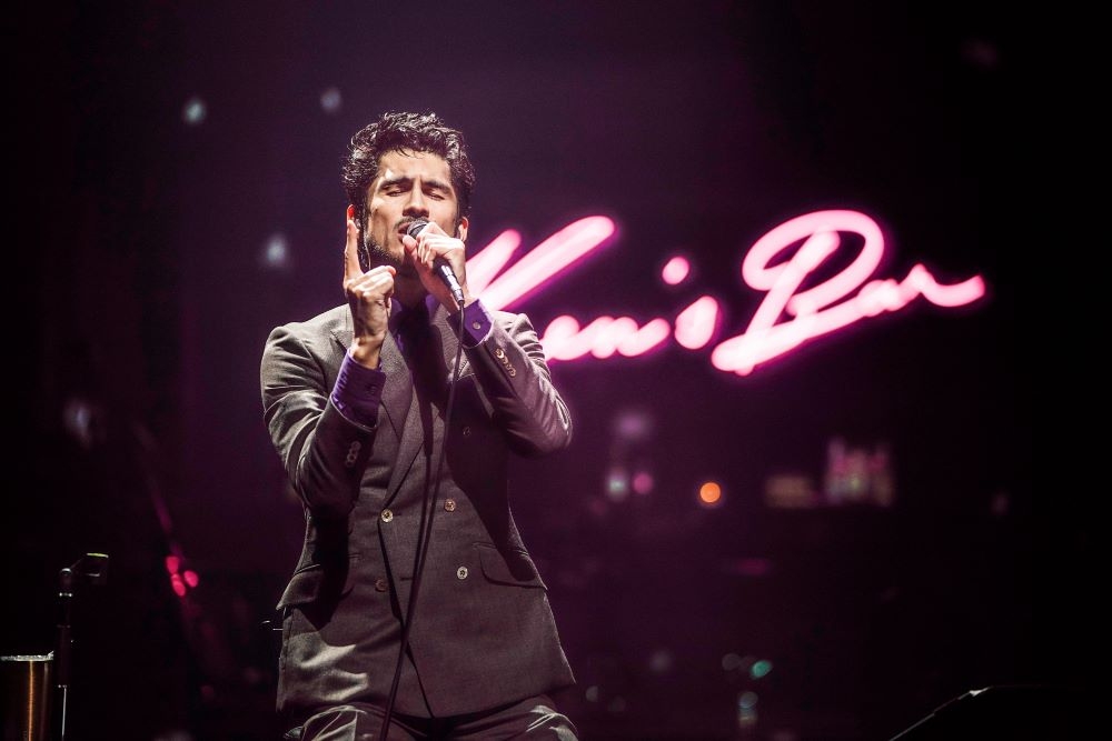 平井堅、デビュー記念日に『Ken's Bar』開催