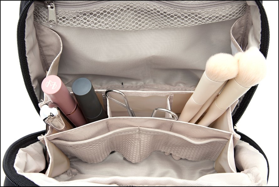 『ズボラに優しいコスメポーチ』の画像