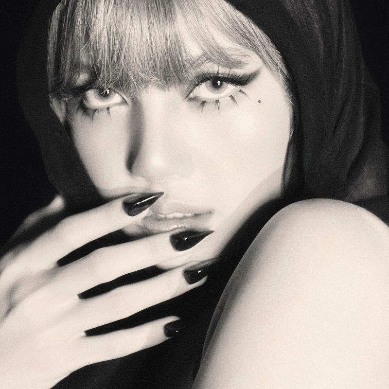 BLACKPINK LISA、初のソロアルバムリリイベを日本で開催 サイン会